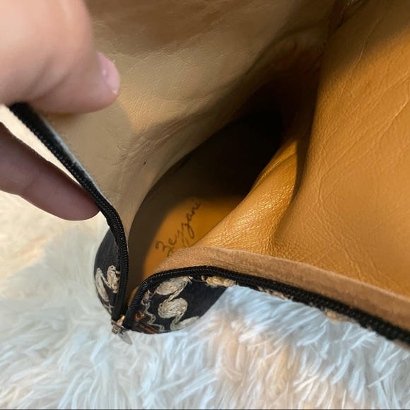 NWT Zeyzani Velvet Hand Embroidered Mid Calf Boots Size 9 - Picture 10 of 10